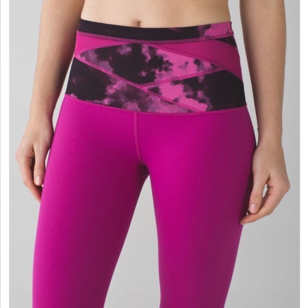 4. Lululemon Wunder Under Raspberry/Blooming Pixie - Picture 2 of 8